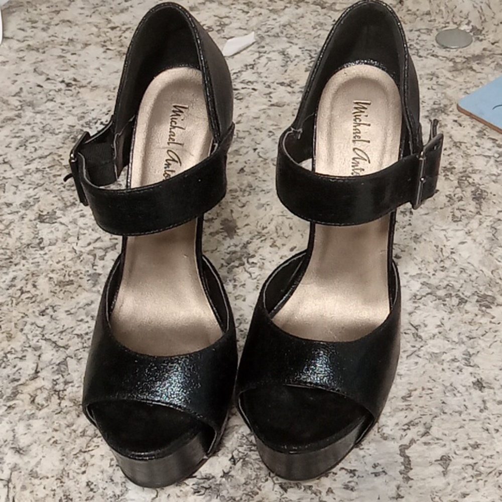 Michael Anthony black leather Platform heels size 6,